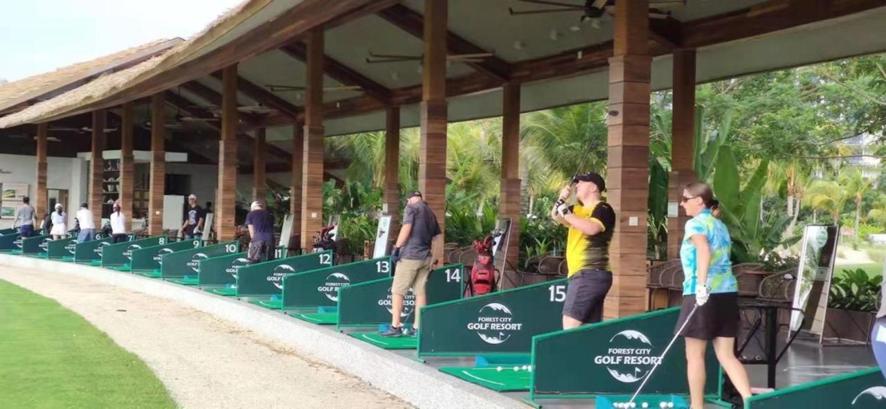 Forest City Golf Hotel Nusajaya  Ngoại thất bức ảnh
