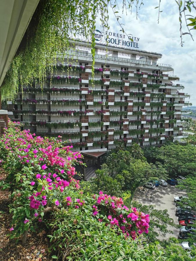 Forest City Golf Hotel Nusajaya  Ngoại thất bức ảnh